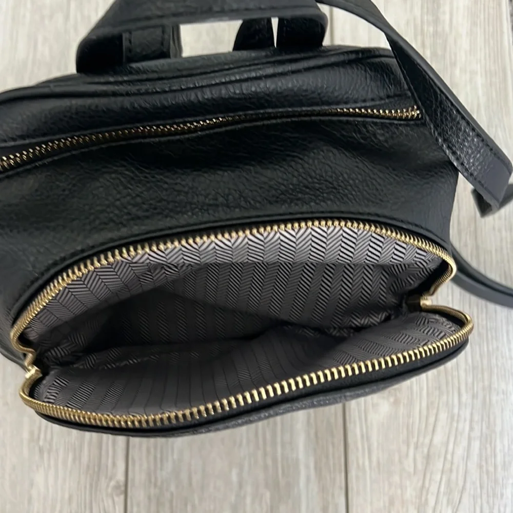 Mini Multi-Pocket Backpack - Picture 8 of 10